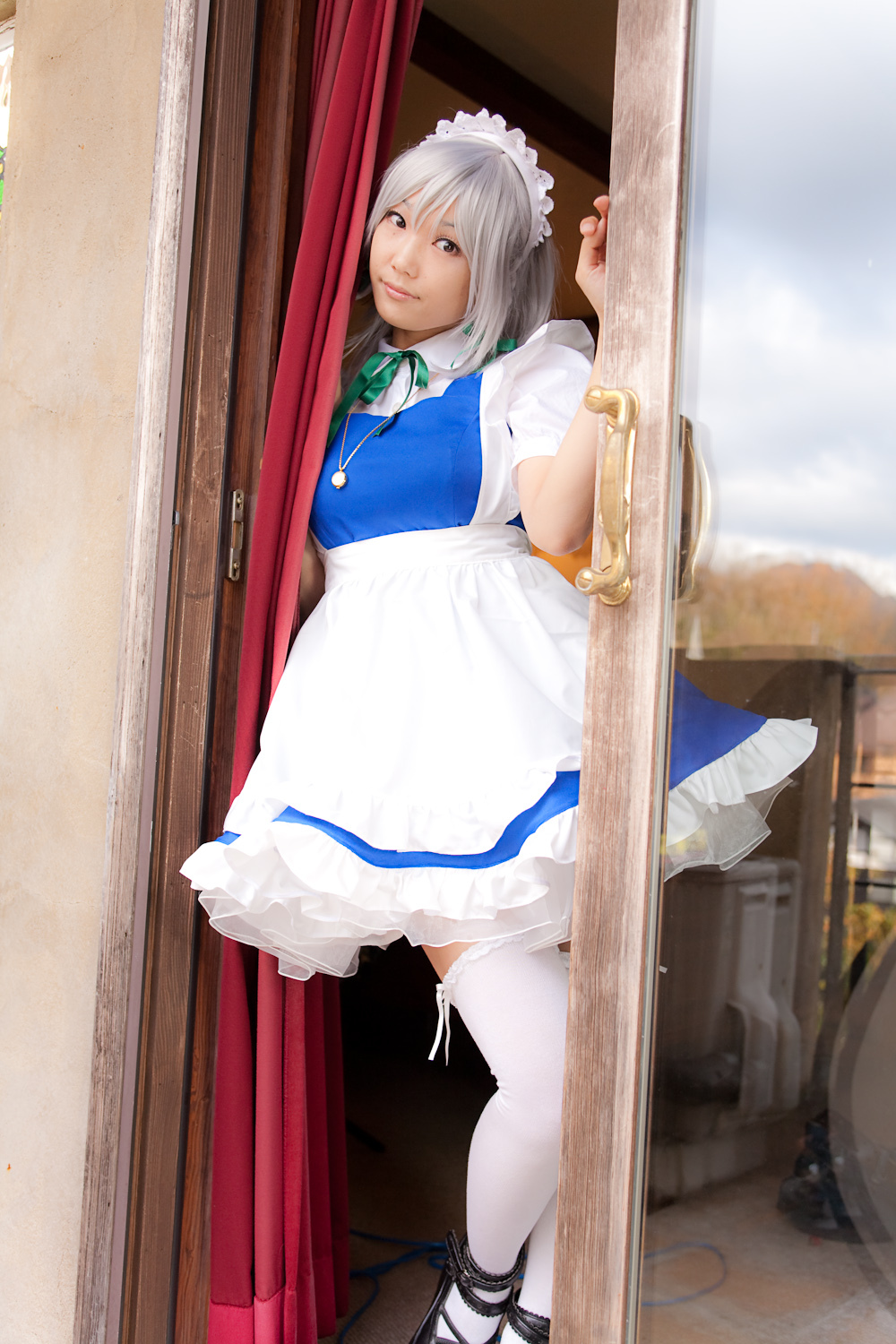cosplay美女套图 c77 Sakuya Izayoi　白丝假发扮相(1)